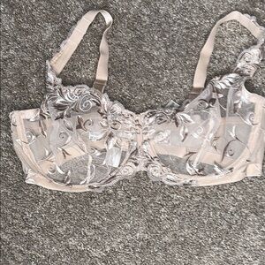 Elegant Lace Underwire Bra Beige NWOT